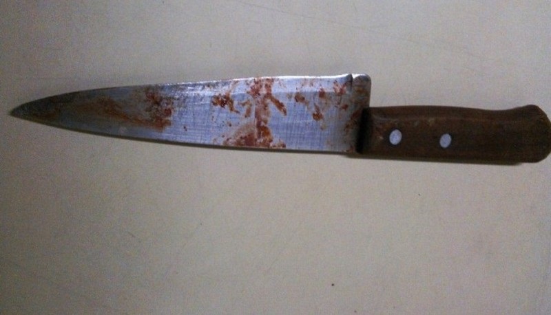 Homem fica em estado grave após ser esfaqueado no peito