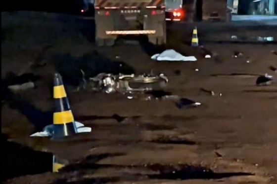 Motociclista de 19 anos é atropelado e tem membros dilacerados por carreta que fez ultrapassagem indevida na BR-163 em MT
