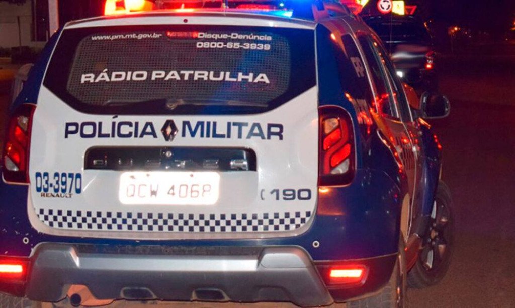 Dois homens são mortos a tiros em briga generalizada em bar por rixa antiga
