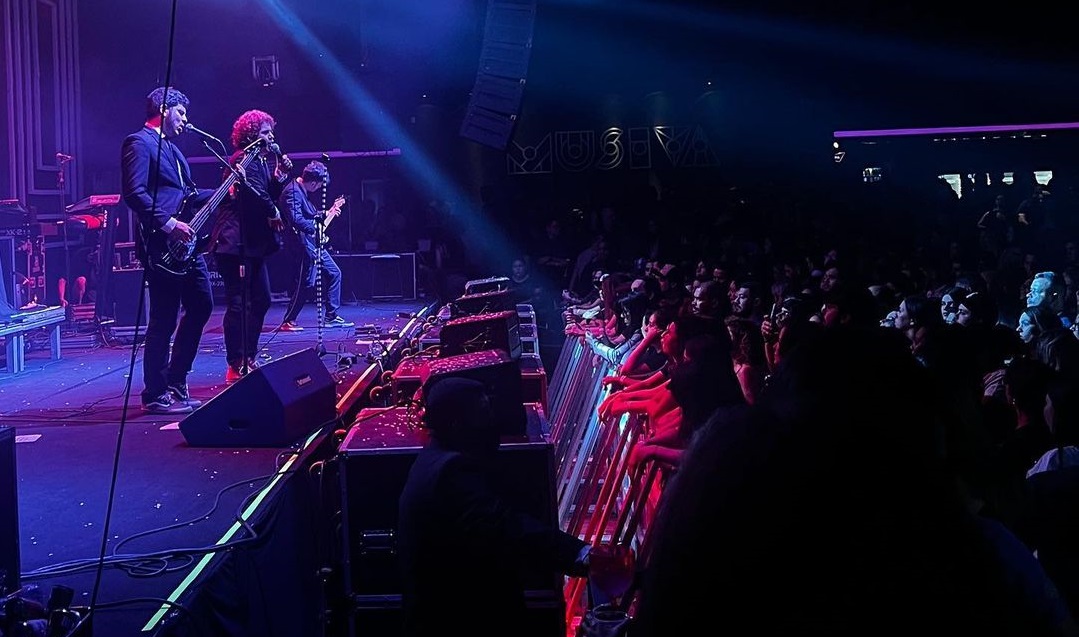 Banda Imitáveis é uma das convidadas para se apresentar no Viva a Cena