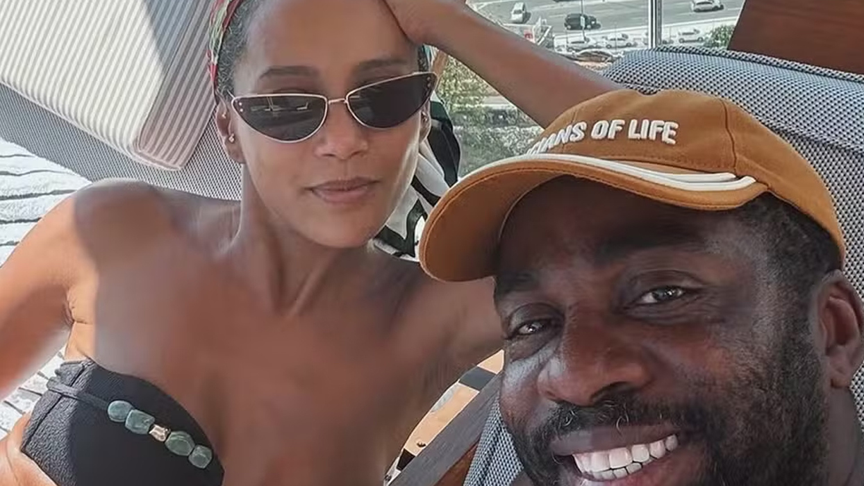 Lázaro Ramos exibe cliques com Taís Araujo na praia e exalta