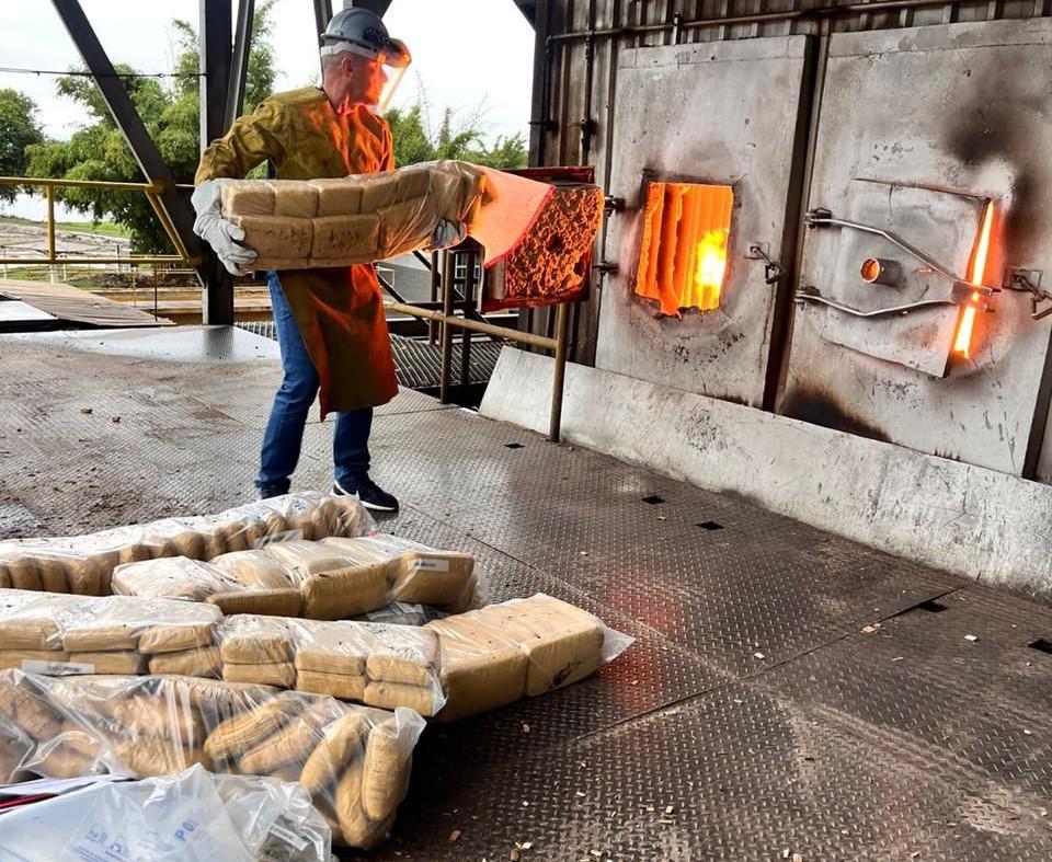 Polícia Civil incinera quase meia tonelada de drogas apreendidas em Alto Araguaia e Alto Garças -