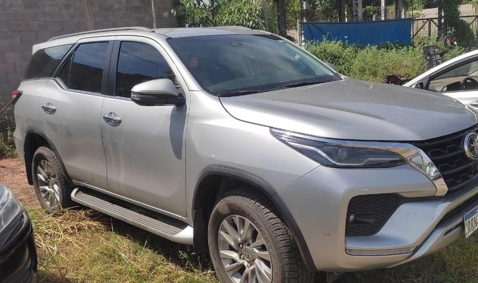 Polícia Civil prende suspeitos de empresa que vendia veículos clonados como regulares em Cuiabá -