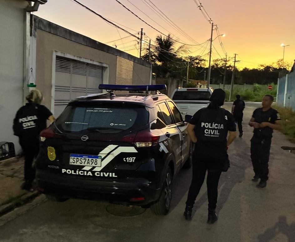 Polícia Civil cumpre 98 ordens judiciais e desarticula esquema de distribuição de drogas na região metropolitana -