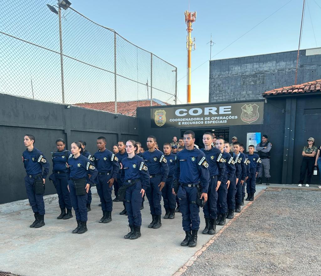 Polícia Civil recebe alunos do Projeto PM Júnior na Coordenadoria de Operações e Recursos Especiais -