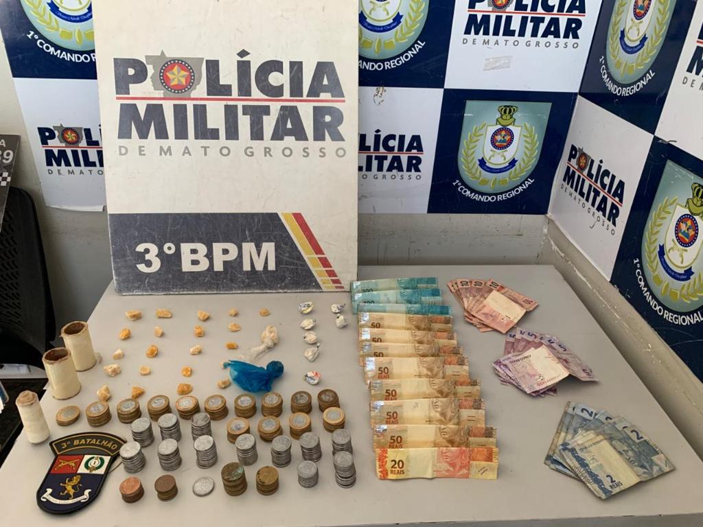 Polícia Militar liberta vítima de cárcere privado e desarticula ponto de venda de drogas -