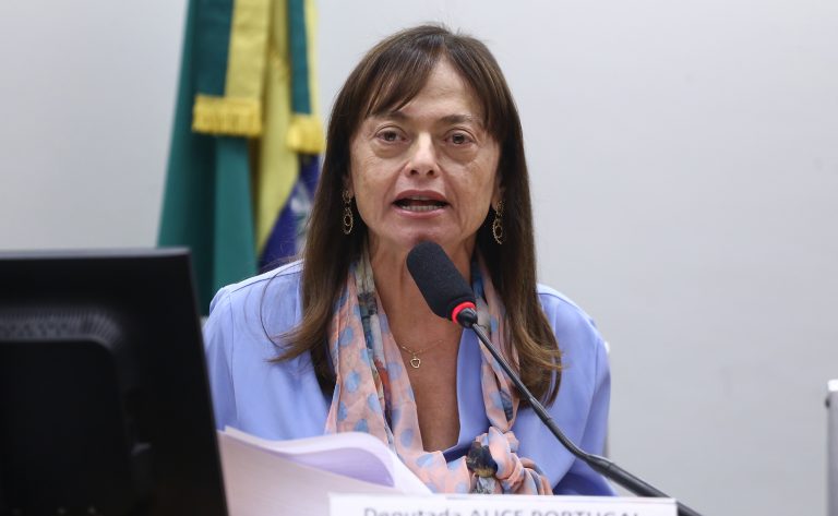 Audiência Pública - Educar para reparar - orçamento público e educação antirracista. Dep. Alice Portugal (PCdoB - BA)