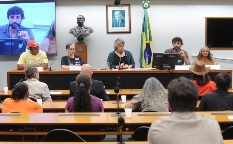 Debate sobre impactos ambientais, sociais, econômicos e sanitários provocados pelo aterro sanitário Ouro Verde