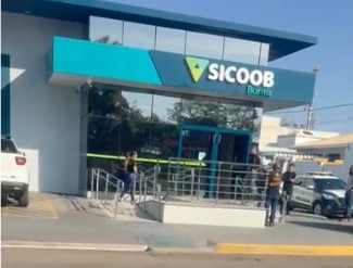 Ladrões arrombam cofre e levam dinheiro e arma da agência do Sicoob em Barra do Garças – Veja vídeo