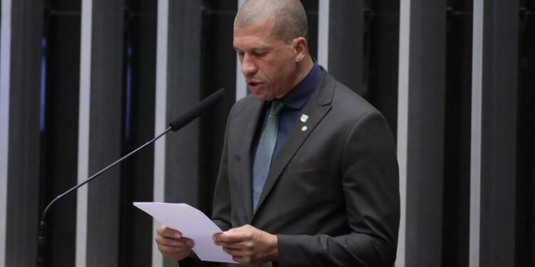 Discussão e votação de propostas legislativas. Dep. Douglas Viegas (UNIÃO - SP)