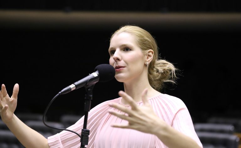 Discussão e votação de propostas legislativas. Dep. Luisa Canziani (PSD-PR)