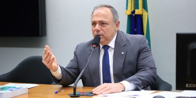 Deputados da oposição dizem que operação policial no Rio foi necessária