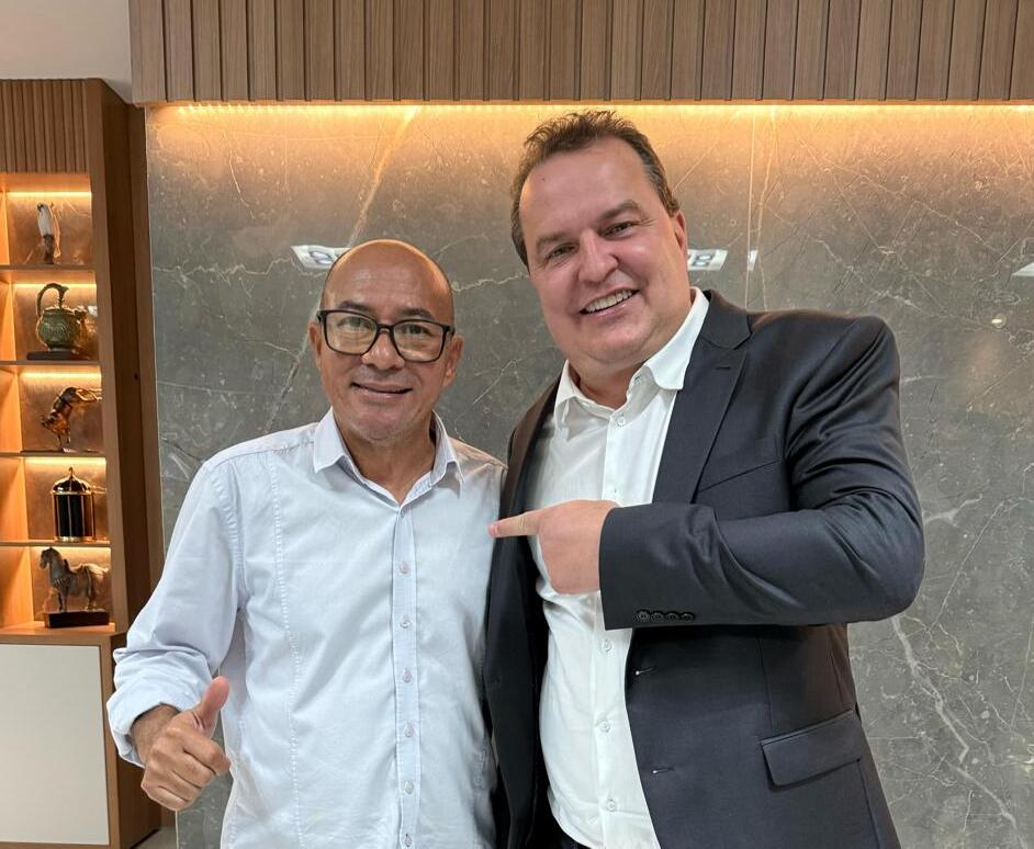 Max Russi e Armando Brito parabenizam servidores públicos de Barra e desejam boas festas