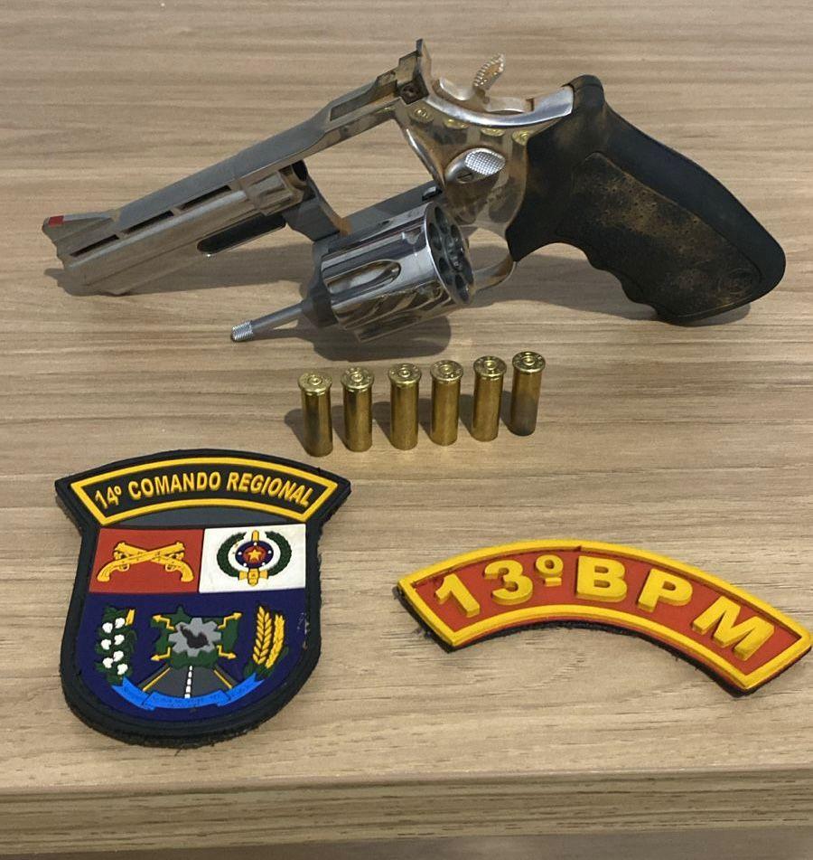 PM prende homem por dirigir alcoolizado e fazer disparos de arma de fogo em Itanhangá -