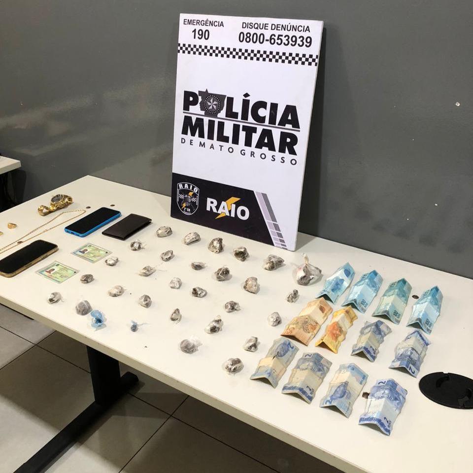 Companhia Raio prende dupla com 30 porções de entorpecentes em Várzea Grande -