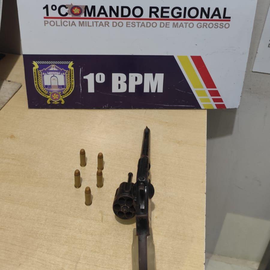 Dupla é detida pela Polícia Militar com revólver e munições em Cuiabá -