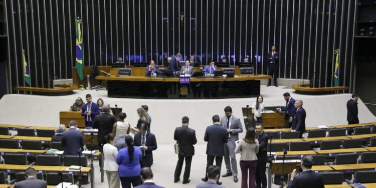 Aprovado texto-base de projeto que regulamenta tributo para serviços de streaming