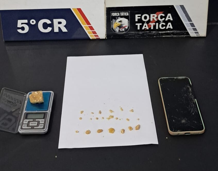 Polícia prende suspeito e desarticula ponto de comércio de drogas em Barra do Garças