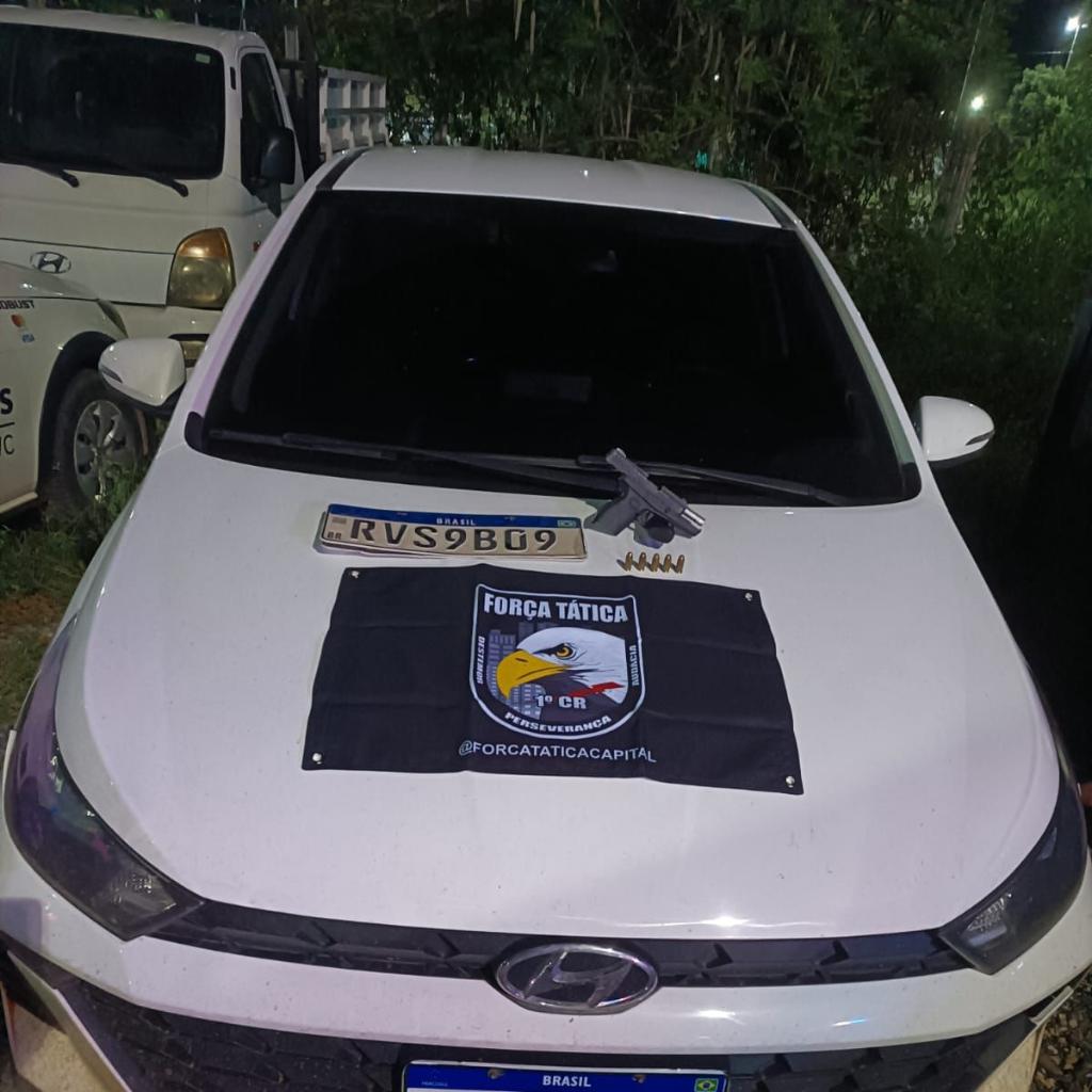 Força Tática prende homem com pistola e recupera veículo em Cuiabá -