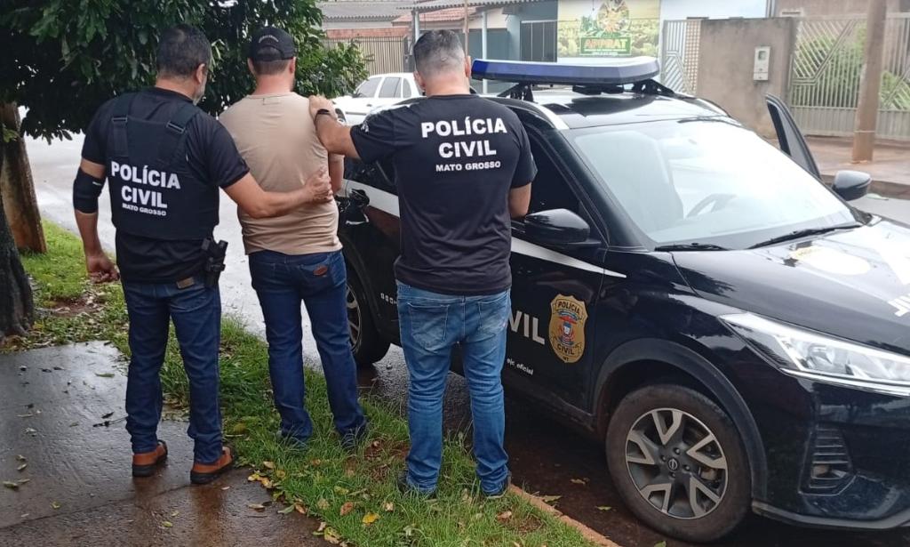 Polícia Civil prende homem que exibia armas em confraternizações em sua casa em Alto Taquari -