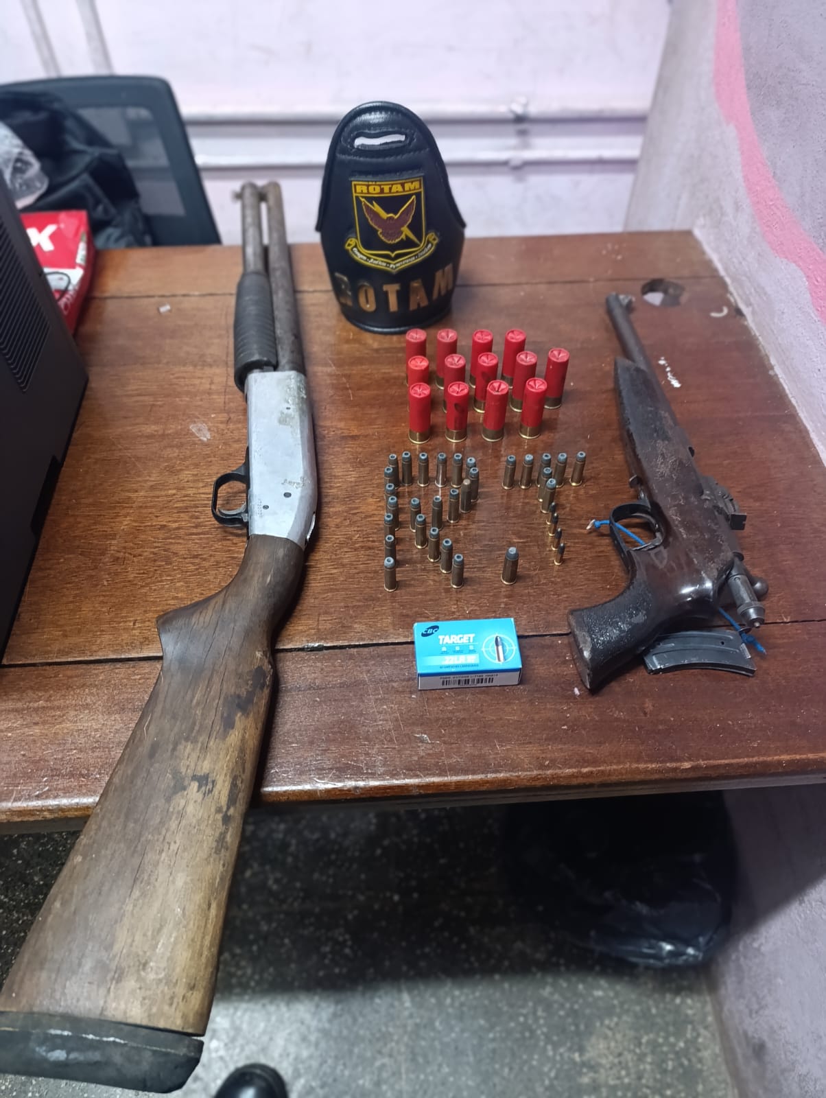 Rotam prende homem em flagrante após agredir namorada e seus pais