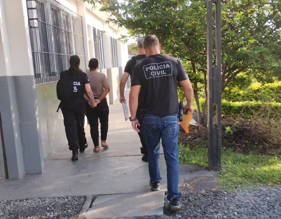 Polícia Civil cumpre mandados contra grupo de mulheres que aplicavam golpes de dentro de salão de beleza