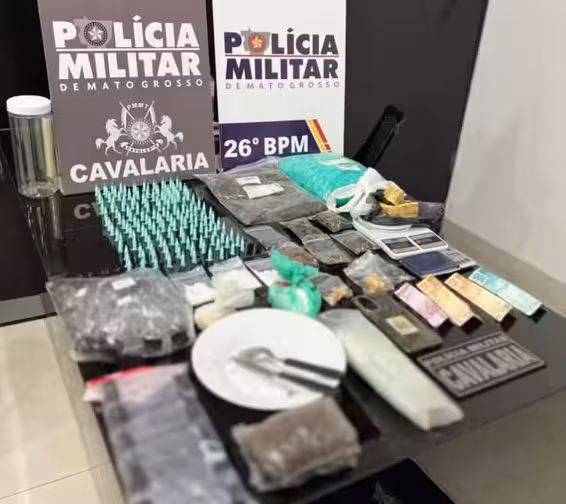 Menina de 9 anos é encontrada sozinha em casa usada para tráfico de drogas em MT