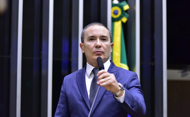 Deputado Duda Ramos (MDB-RR) fala no Plenário da Câmara dos Deputados