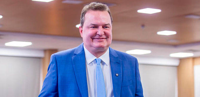 Sob Max, ato vai reunir 2 mil, filiar 25 prefeitos e juntar adversários