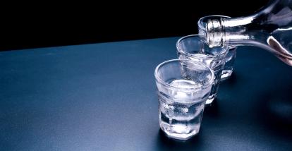 Menina de 12 anos toma doses de vodca, passal mal e jovem de 19 anos é detido em Barra do Garças