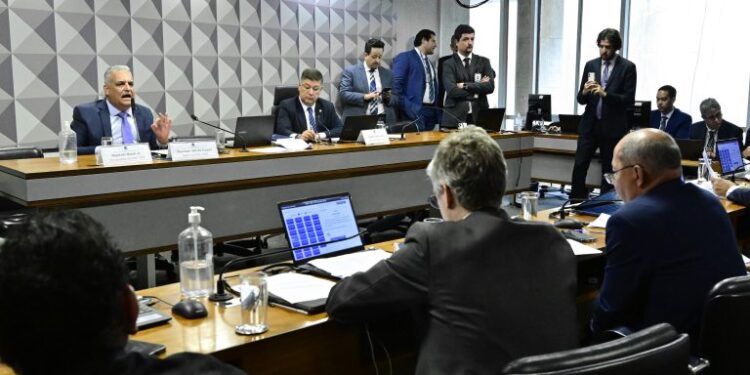 Parlamentares da CPMI do INSS terão acesso a dados sigilosos de Vorcaro