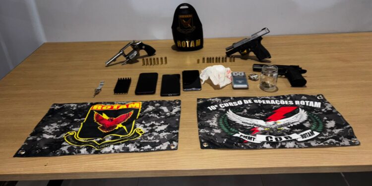 Rotam prende cinco faccionados com drogas e armas de fogo em Pontes e Lacerda