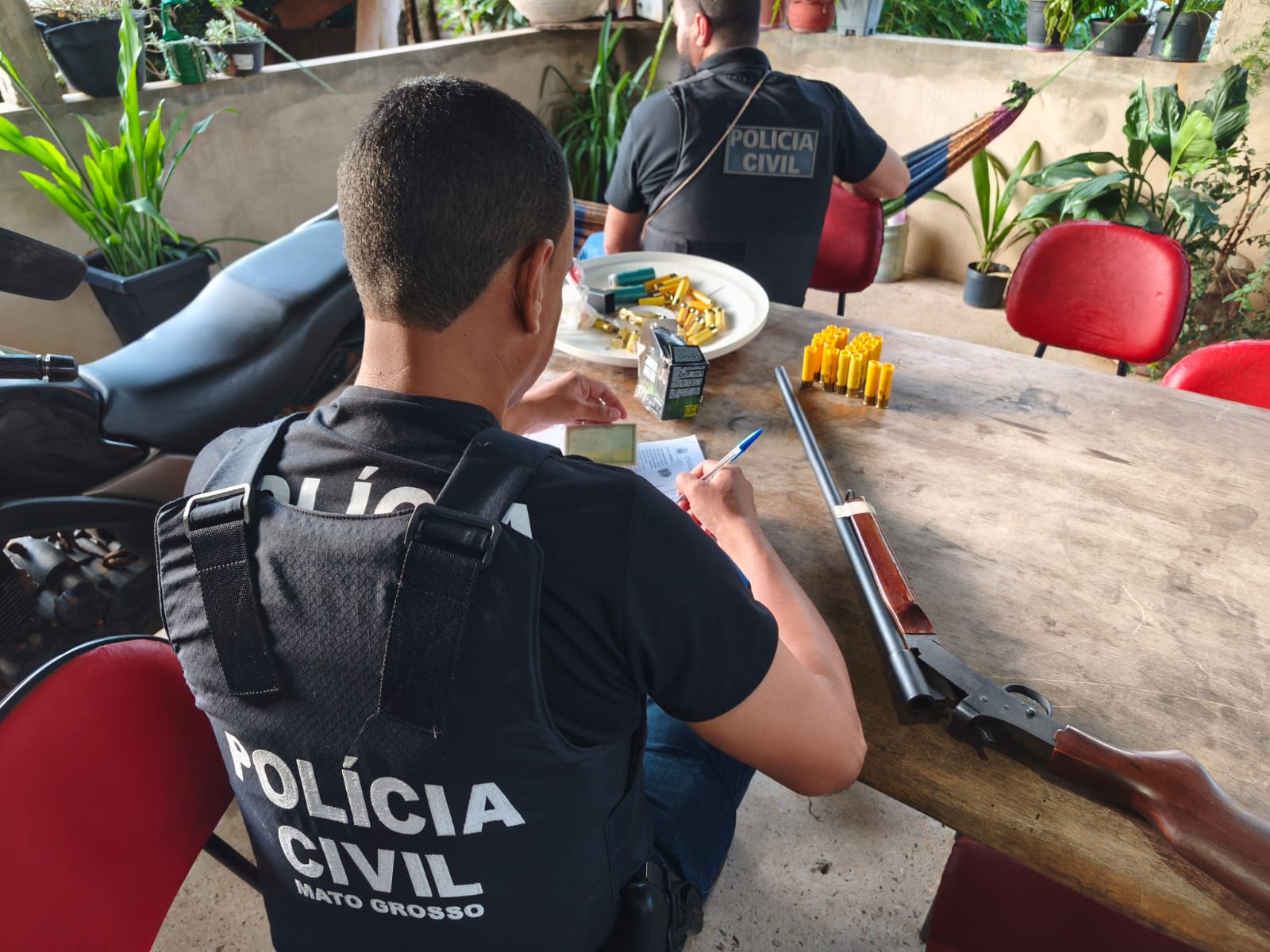 Polícia Civil cumpre mandados contra idoso investigado por tentativa de homicídio