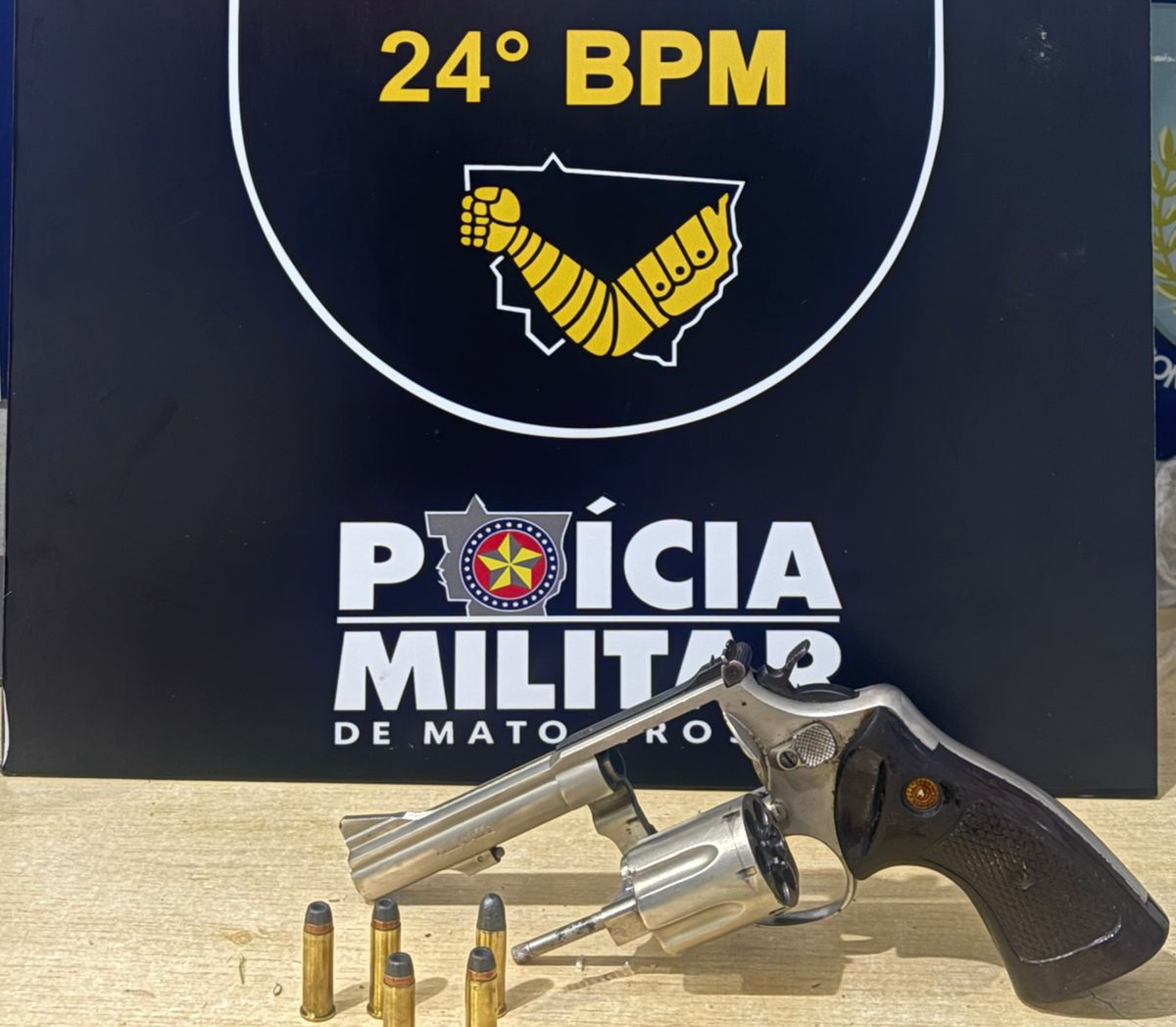 Polícia Militar apreende arma de fogo e prende homem que atirou em direção a ex-genro