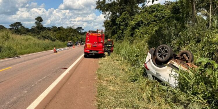 Acidente deixa um homem morto e um ferido em rodovia de MT