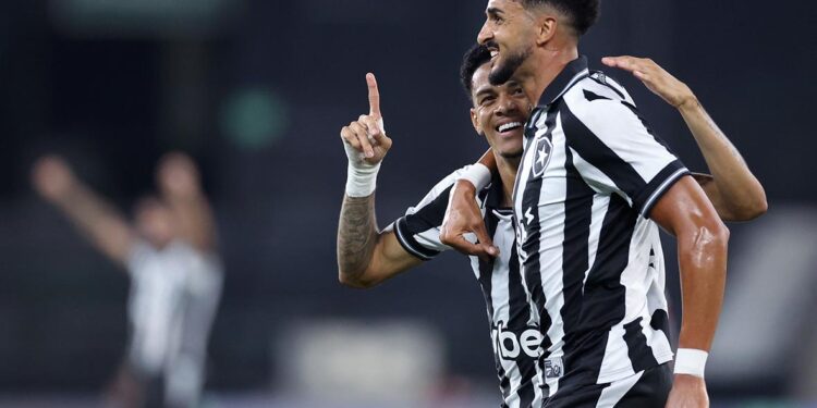 Botafogo goleia Independiente Petrolero na Sul-Americana