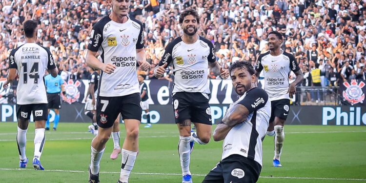 Corinthians vence o Vasco e respira fora do Z4 no Brasileirão