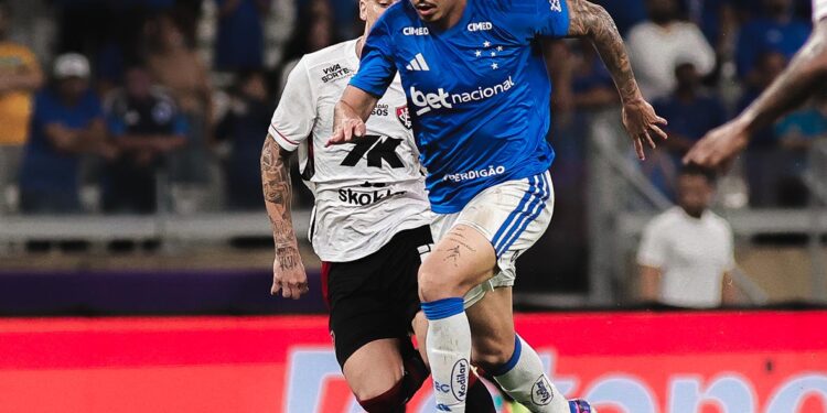 Cruzeiro goleia o Vitória em estreia de Artur Jorge, mas segue na zona de rebaixamento