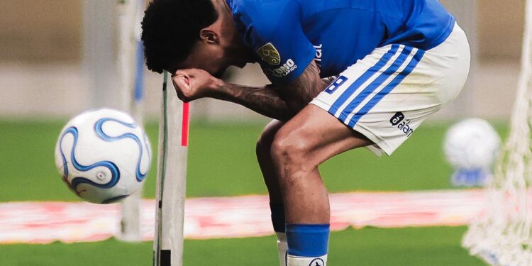 Cruzeiro perde de virada para o Universidad Católica na Libertadores