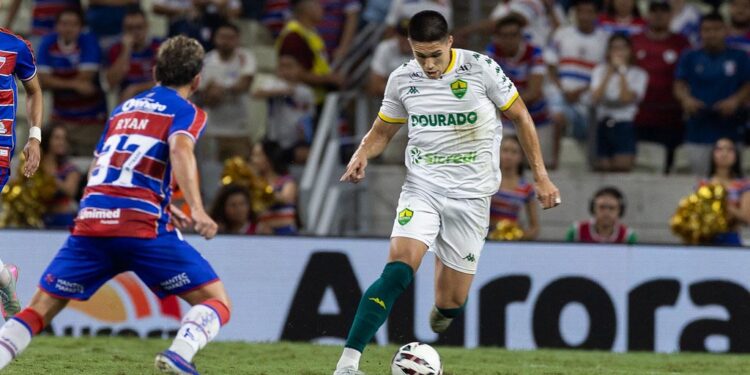 Cuiabá e Fortaleza ficam no zero a zero no Castelão; treinadores são expulsos