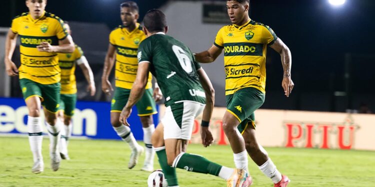 Cuiabá vence o Goiás por 2 a 0 e fatura primeira vitória na Série B