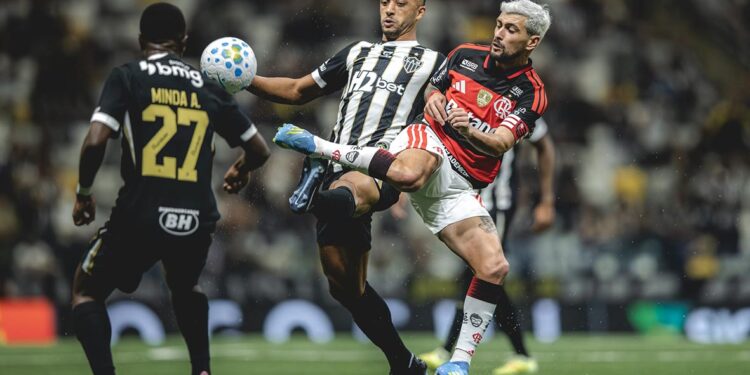 Flamengo atropela Atlético-MG por 4 a 0 no Brasileirão