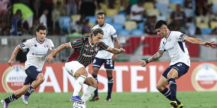 Fluminense perde de virada para Independiente Rivadavia e se complica na Libertadores