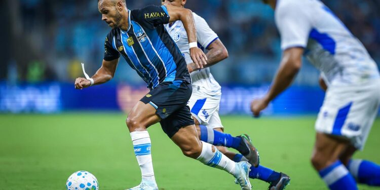 Grêmio abre vantagem sobre o Confiança e fica perto das oitavas da Copa do Brasil