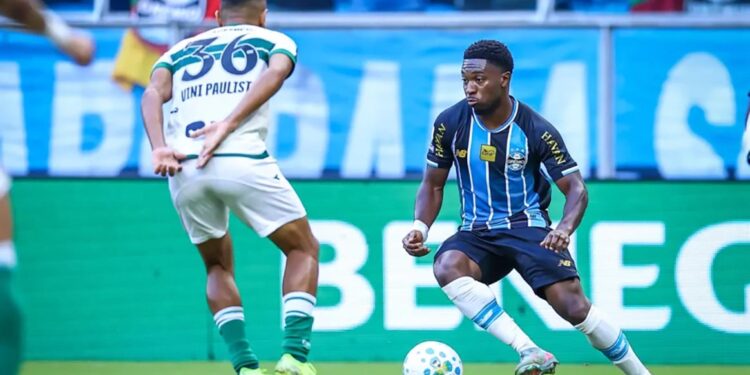 Grêmio vence o Coritiba na Arena e ganha fôlego na luta contra o Z4