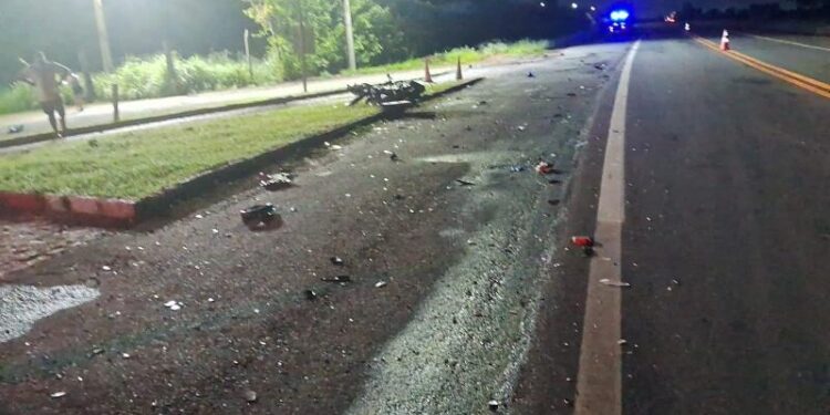 Jovem de 22 anos morre após colisão com caminhonete em MT