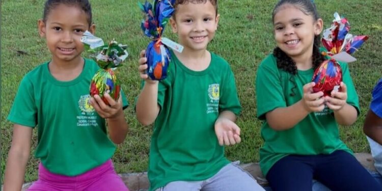 Prefeitura de General Carneiro realiza entrega de ovos de Páscoa para crianças da rede municipal e comunidades indígenas