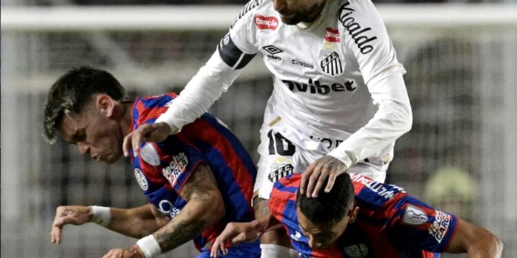 Santos empata com San Lorenzo na Argentina e segue sem vencer na Sul-Americana