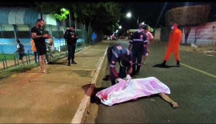 Suspeitos em fuga atropelam e matam motociclista em MT
