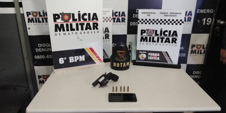 Polícia Militar intercepta tentativa de homicídio e apreende dois adolescentes e arma de fogo